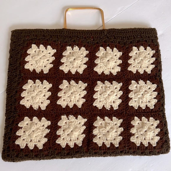 Lady’s Pride Handbags - ❄️   VINTAGE HAND CROCHETED BROWN & CREAM TOTE